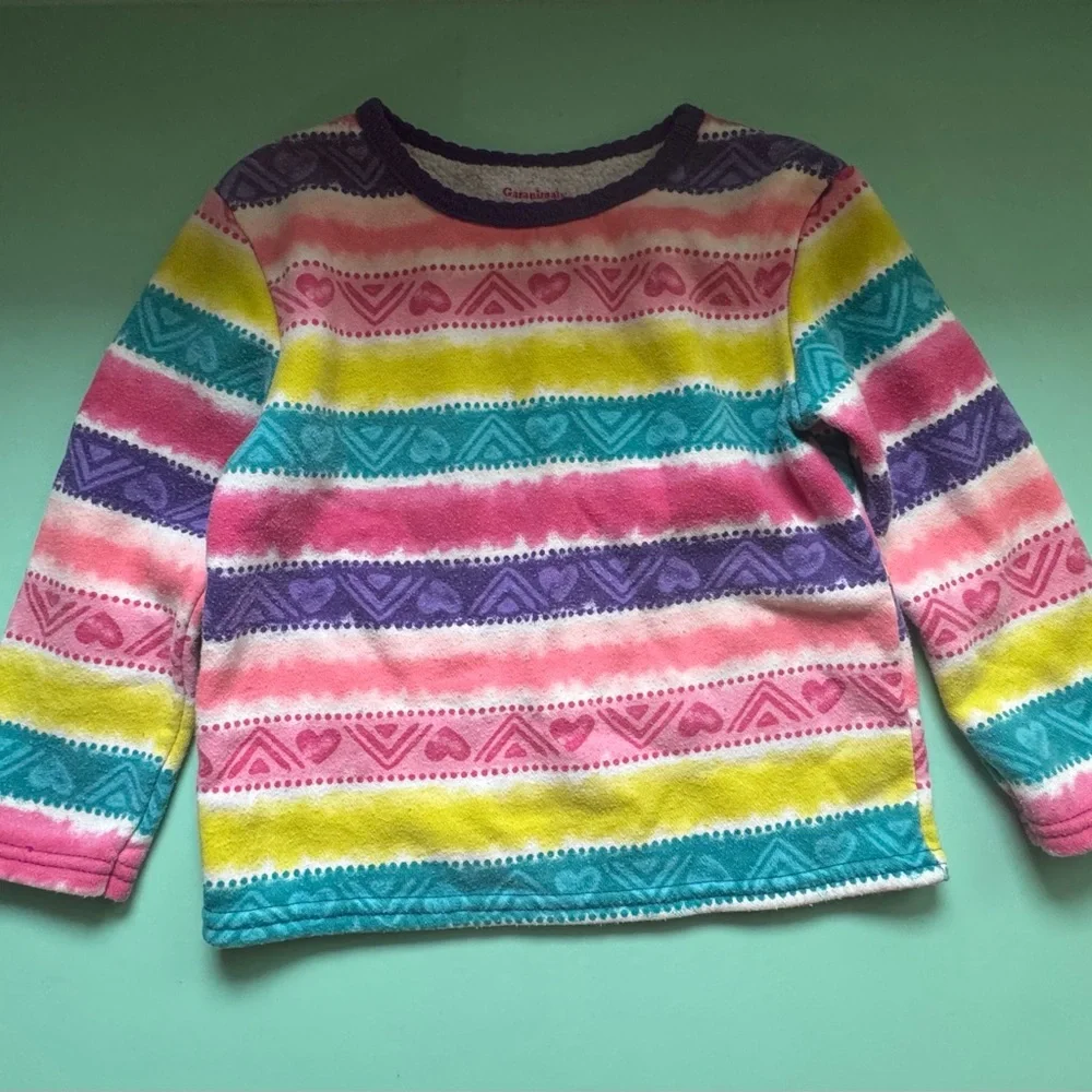 Size‎ 3Toddler Lot Of 4 - 1 Jeans, 1 Sweater, 1 Sweatshirt, 1 Socks